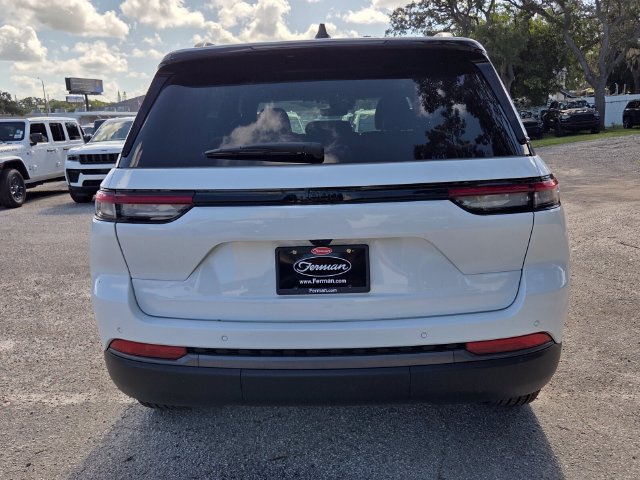 New 2026 Jeep Grand Cherokee Altitude RWD image 7