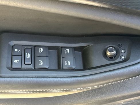 Used 2025 Jeep Grand Cherokee L Altitude AWD/4WD image 14