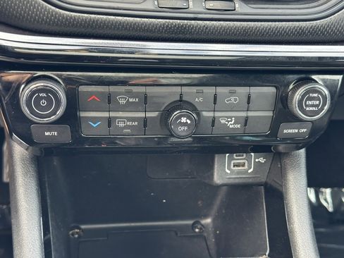 Used 2022 Jeep Compass Altitude w/ Sun and Sound Group image 29