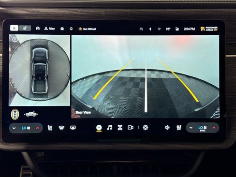 Used 2022 Rivian R1T Adventure image 14