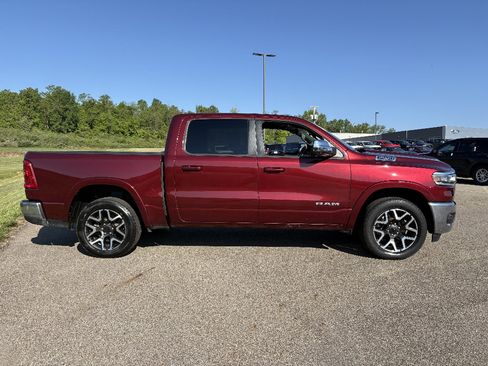 Used 2025 RAM 1500 Laramie AWD/4WD image 6
