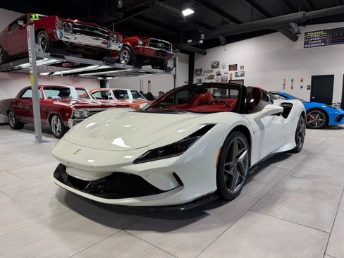 Used 2021 Ferrari F8 Tributo RWD image 5
