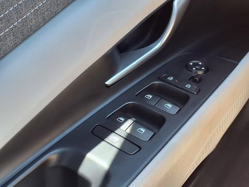 Used 2024 Hyundai Elantra Limited FWD image 19