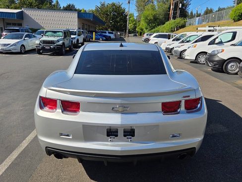 Used 2010 Chevrolet Camaro SS RWD image 6
