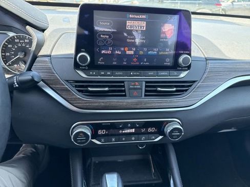 Used 2021 Nissan Altima 2.5 SL FWD image 32