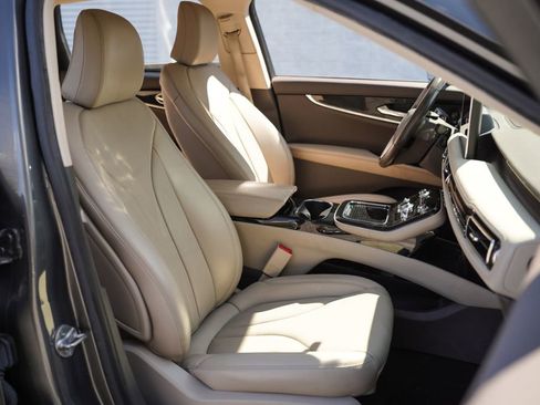 Used 2023 Lincoln Nautilus Reserve w/ Equipment Group 201A image 25