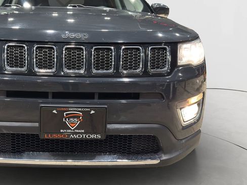 Used 2018 Jeep Compass Limited image 27