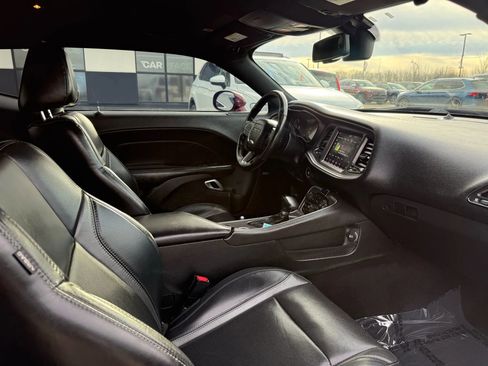 Used 2019 Dodge Challenger SXT w/ Plus Package image 20