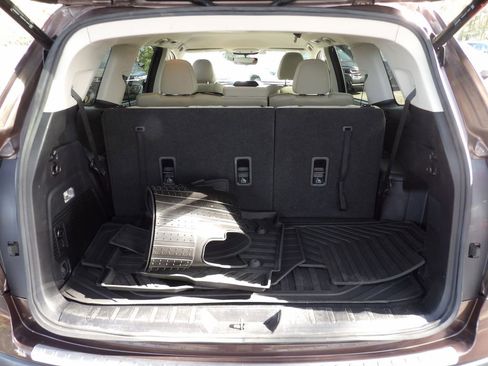 Used 2021 Subaru Ascent Premium w/ Convenience Package image 26