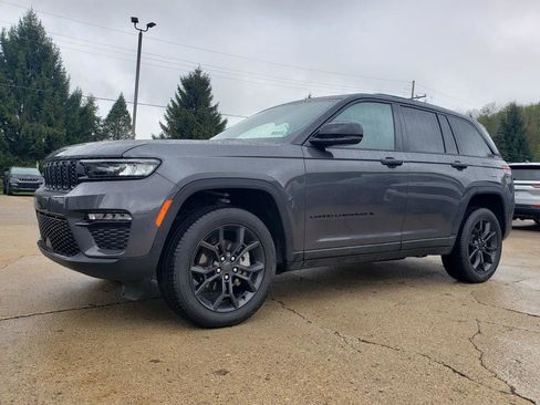 New 2025 Jeep Grand Cherokee Limited w/ Trailer Tow Package AWD/4WD image 8