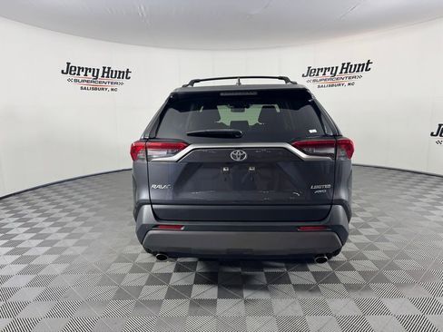 Used 2019 Toyota RAV4 Limited w/ Advanced Technology Package image 10