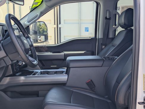 Certified 2025 Ford F250 Lariat w/ Lariat Ultimate Package AWD/4WD image 22