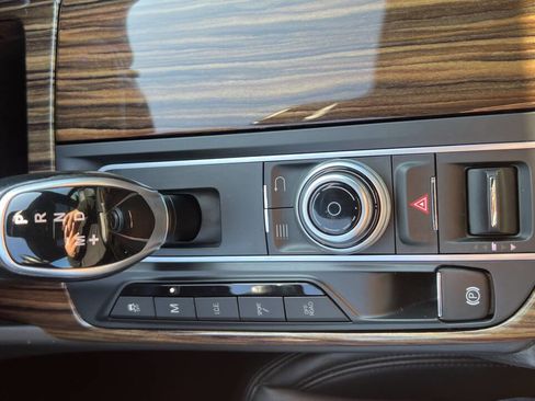 Used 2017 Maserati Levante w/ Luxury Package image 24