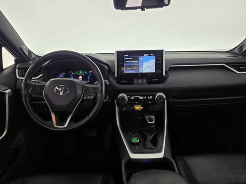 Used 2019 Toyota RAV4 XSE w/ XSE Weather Package AWD/4WD image 18