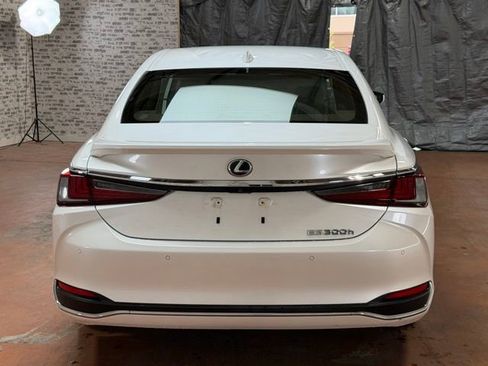 Used 2019 Lexus ES 300h FWD image 5
