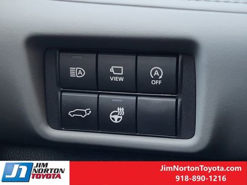 Used 2025 Toyota Highlander Platinum image 25