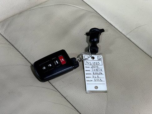 Used 2015 Toyota Avalon XLE Premium FWD image 38