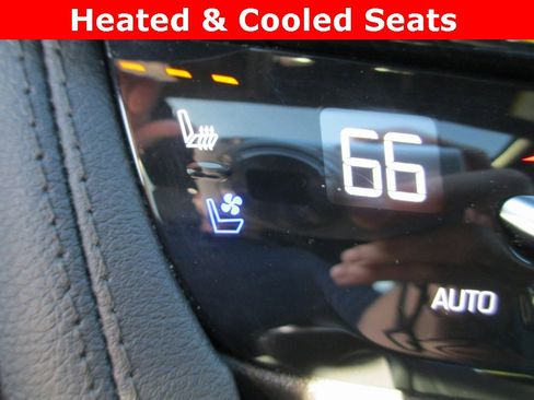 Used 2024 Cadillac XT6 Premium Luxury w/ Technology Package image 18