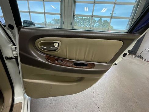 Used 2002 Nissan Maxima GLE image 21