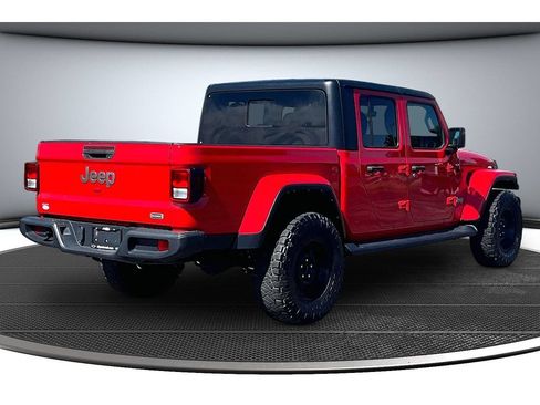 Used 2023 Jeep Gladiator Overland AWD/4WD image 15