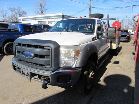Used 2013 Ford F550 4x4 Crew Cab Super Duty w/ Payload Upgrade Pkg image 1