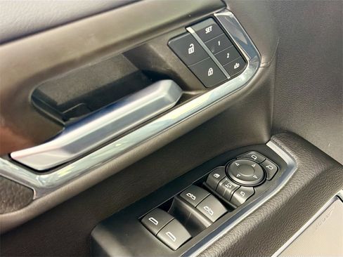 Used 2024 GMC Sierra 2500 Denali w/ Technology Package image 17