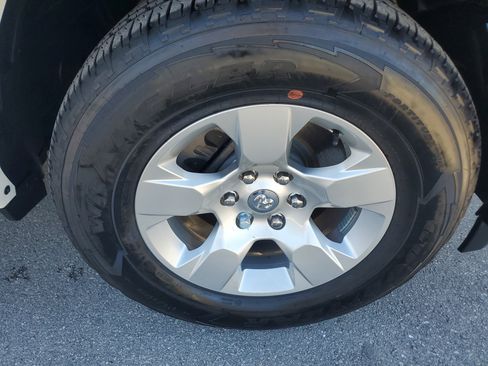 Used 2025 RAM 1500 Big Horn image 32