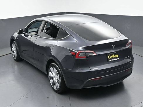 Used 2024 Tesla Model Y Long Range AWD/4WD image 34
