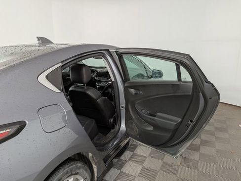 Used 2018 Chevrolet Volt Premier w/ Driver Confidence Package image 21