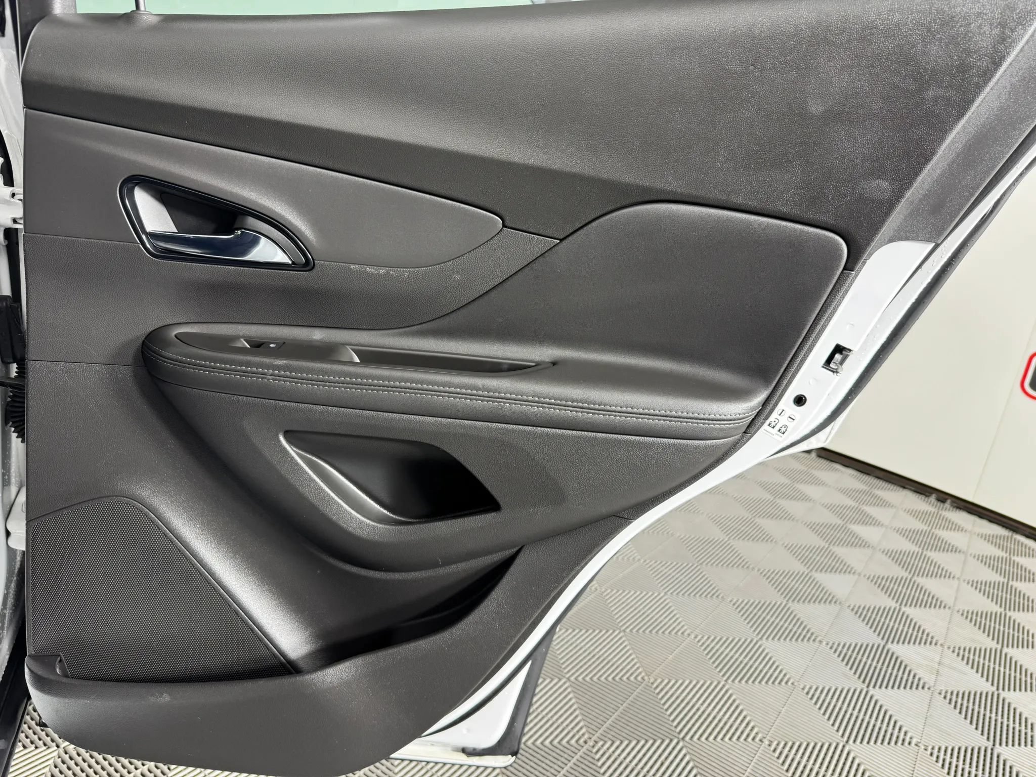 Used 2020 Buick Encore Preferred FWD image 41
