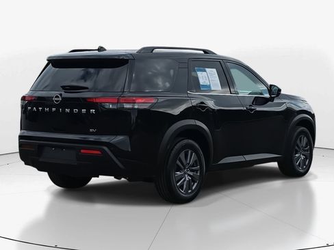 Used 2024 Nissan Pathfinder SV image 5