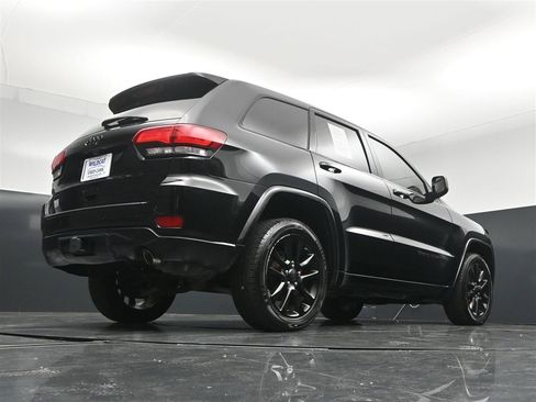 Used 2017 Jeep Grand Cherokee Altitude AWD/4WD image 32