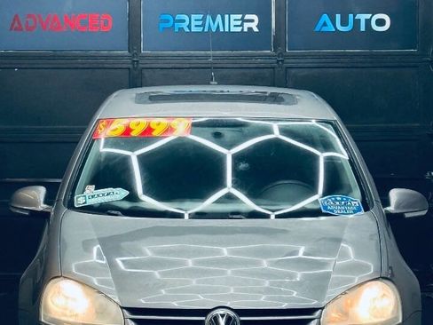 Used 2009 Volkswagen Rabbit S image 6