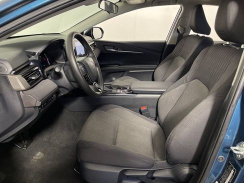 Used 2025 Toyota Camry LE FWD image 12