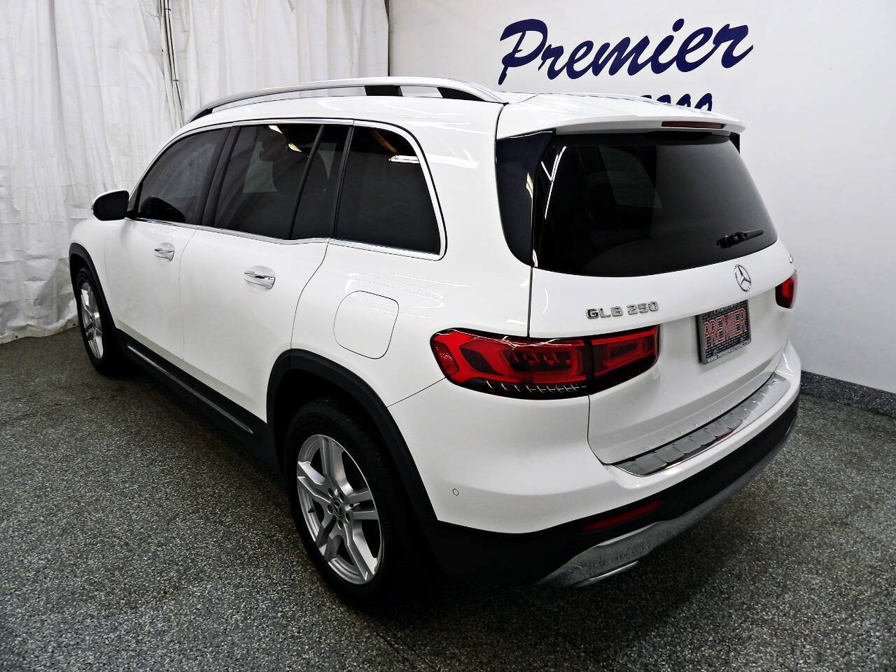 Used 2021 Mercedes-Benz GLB 250 4MATIC image 4