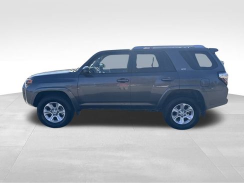Used 2014 Toyota 4Runner SR5 image 2