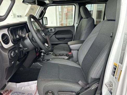 Used 2024 Jeep Gladiator Sport image 21