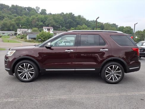 Used 2018 Ford Explorer Platinum AWD/4WD image 2