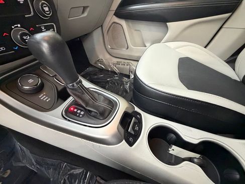 Used 2018 Jeep Compass Latitude w/ Popular Equipment Group AWD/4WD image 18