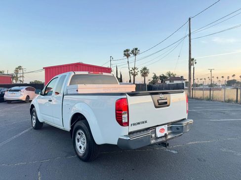 Used 2014 Nissan Frontier S RWD image 4