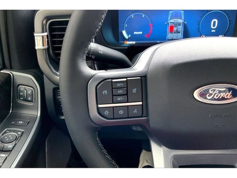 Used 2025 Ford F350 Lariat image 20