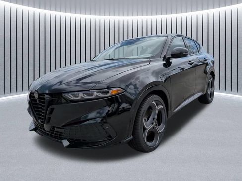 Used 2026 Alfa Romeo Tonale w/ Black Premium Package AWD/4WD image 19