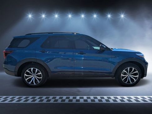 Used 2023 Ford Explorer ST RWD image 2