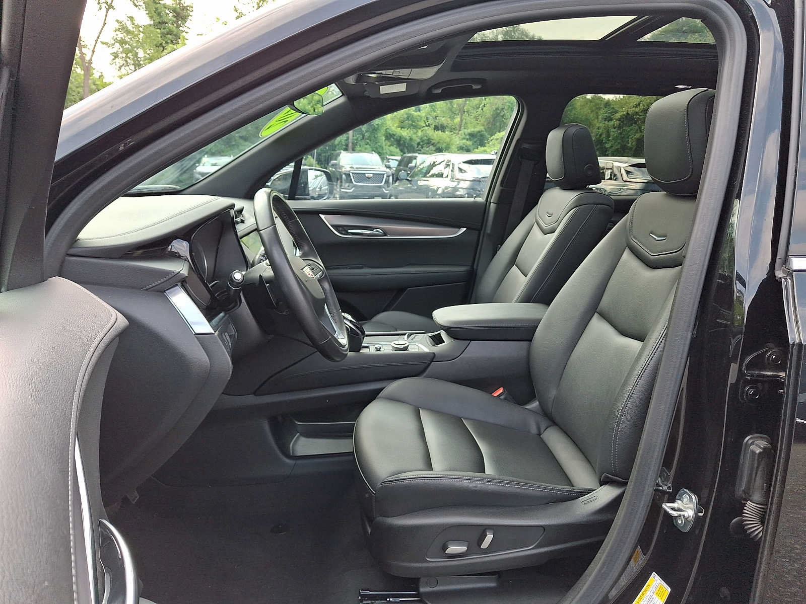Certified 2024 Cadillac XT6 Luxury AWD/4WD image 9