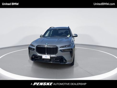 Used 2024 BMW X7 xDrive40i w/ M Sport Package AWD/4WD image 3