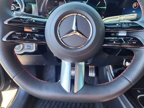 Used 2025 Mercedes-Benz CLA 250 image 29