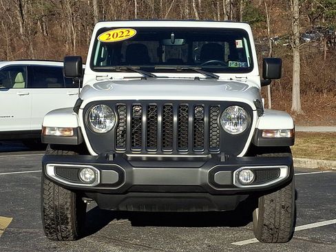 Used 2022 Jeep Gladiator Overland w/ Popular Equipment Package image 2