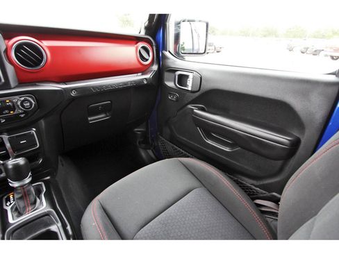 Used 2018 Jeep Wrangler Unlimited Rubicon AWD/4WD image 13