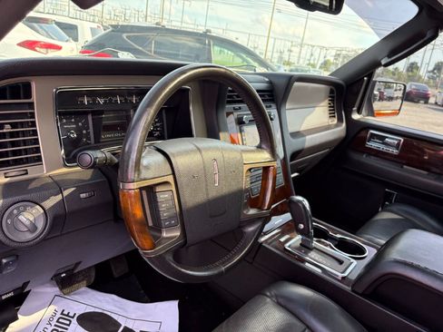 Used 2012 Lincoln Navigator 2WD image 25