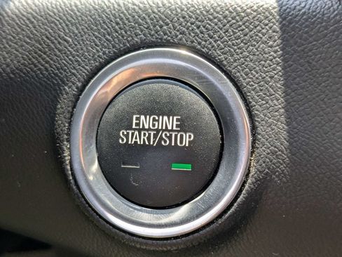Used 2024 GMC Terrain SLT AWD/4WD image 25